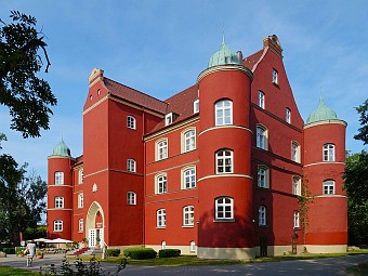 Schloss Spycker - das älteste Schloss auf der Insel Rügen (Quelle: Wikipedia, Foto: Lapplaender)
